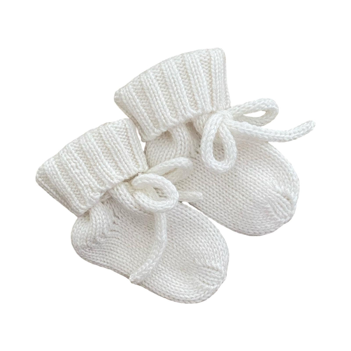 Newborn Knit Gift Set: Baby Bonnet and socks. Pure cashmere wool.